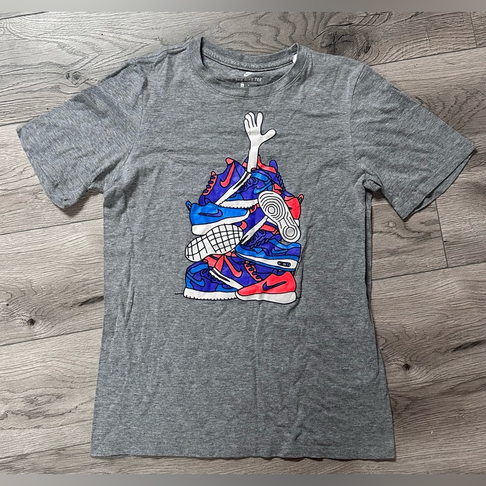 Gray Boys T-Shirt with Colorful Sneaker Graphic
